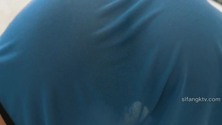 狗链拴住的母狗女友操的淫水泛滥