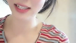 正妹美少女爱吃鸡，就拿我的肉棒好好喂她～