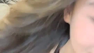 Brazzers - Sarah Jessie试图把Zac Wild的大肉棒深入她的漂亮菊花来干扰Zac的射箭