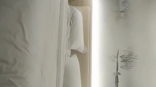 唐三一共有几个孩子38岁丰满熟女嫂子偷情，分开腿漏出乌黑的逼毛等待大鸡巴进入，太刺激了
