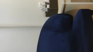新人妹子素颜，赚钱零花钱刷礼物听指挥，不过尺度有点小第04集